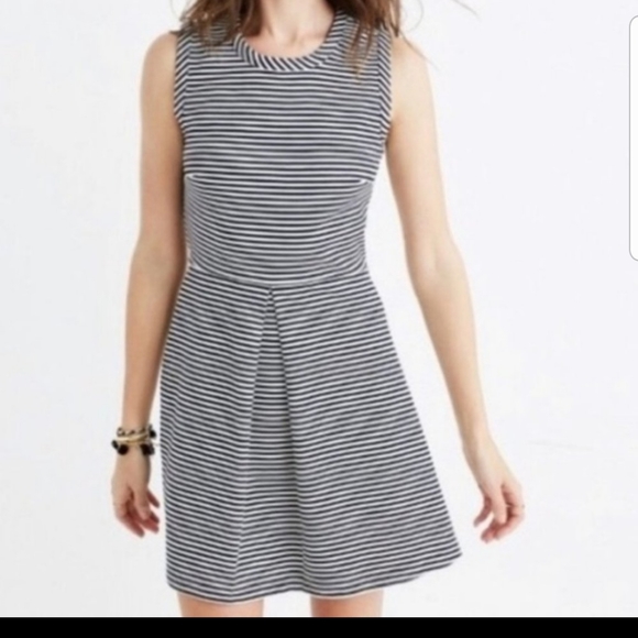 Madewell Dresses & Skirts - Madewell striped dress in excellent condition